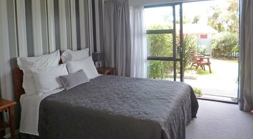 Opua Boutique Seaview Motel Bagian luar foto