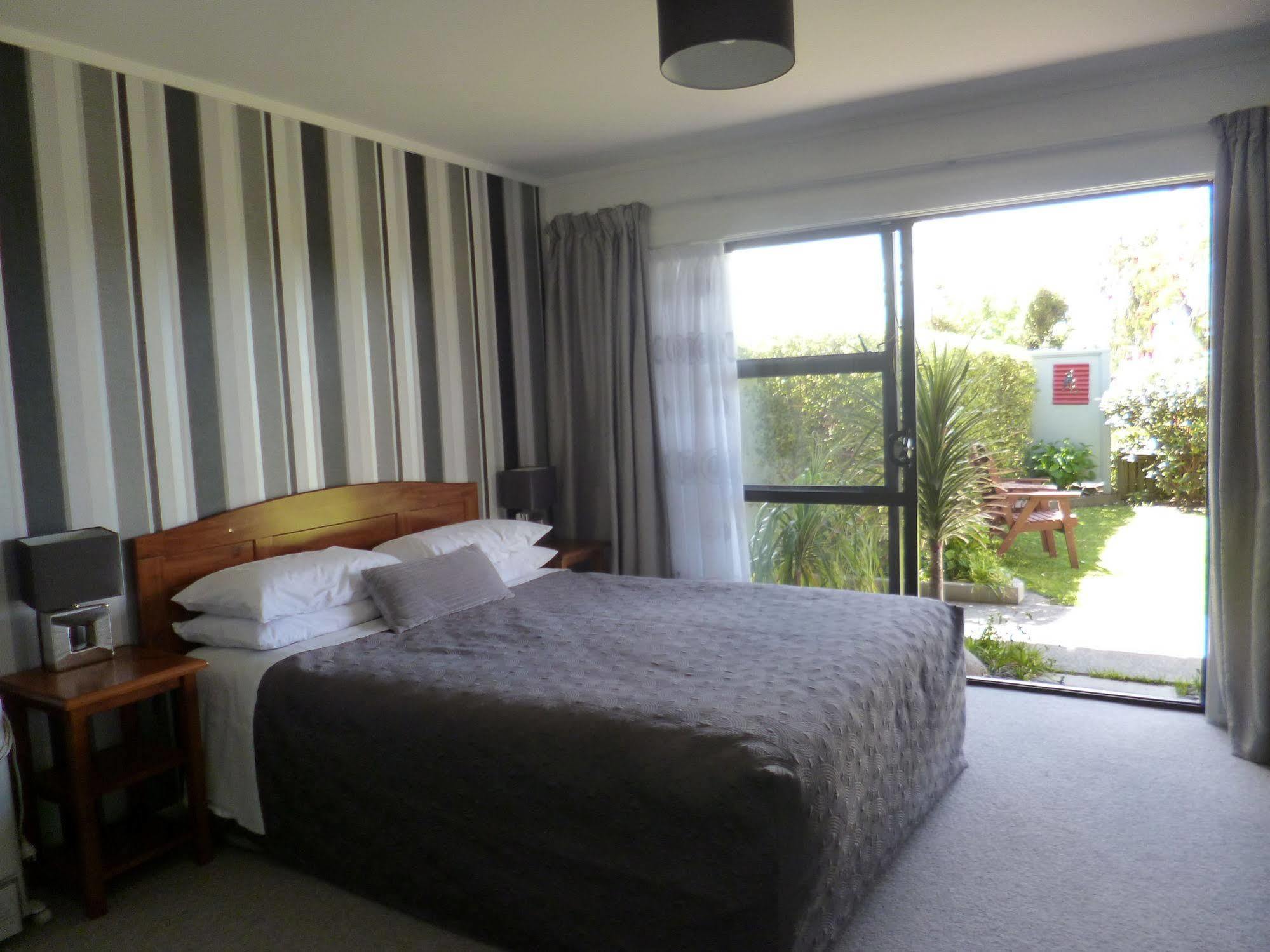 Opua Boutique Seaview Motel Bagian luar foto