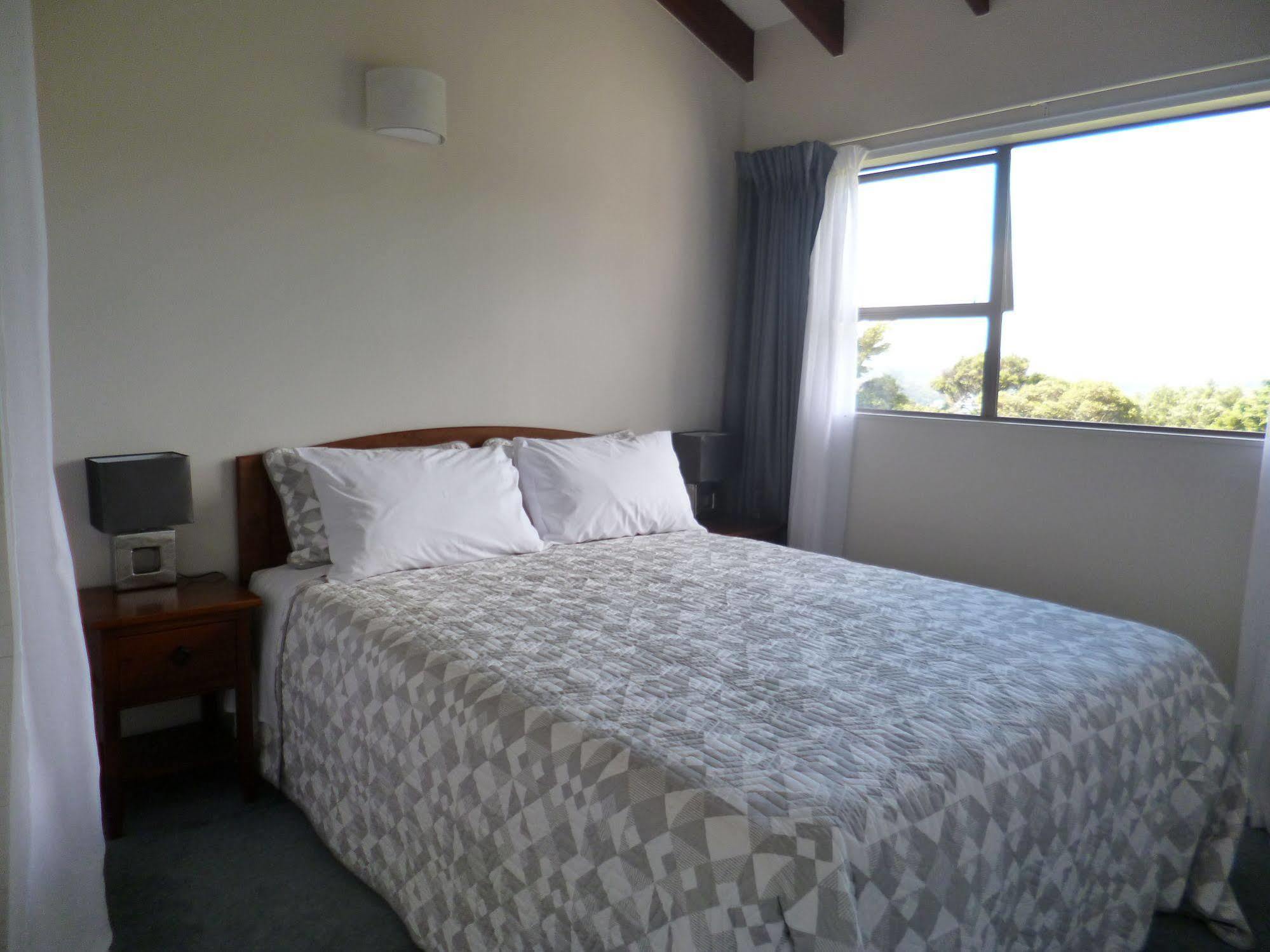 Opua Boutique Seaview Motel Bagian luar foto