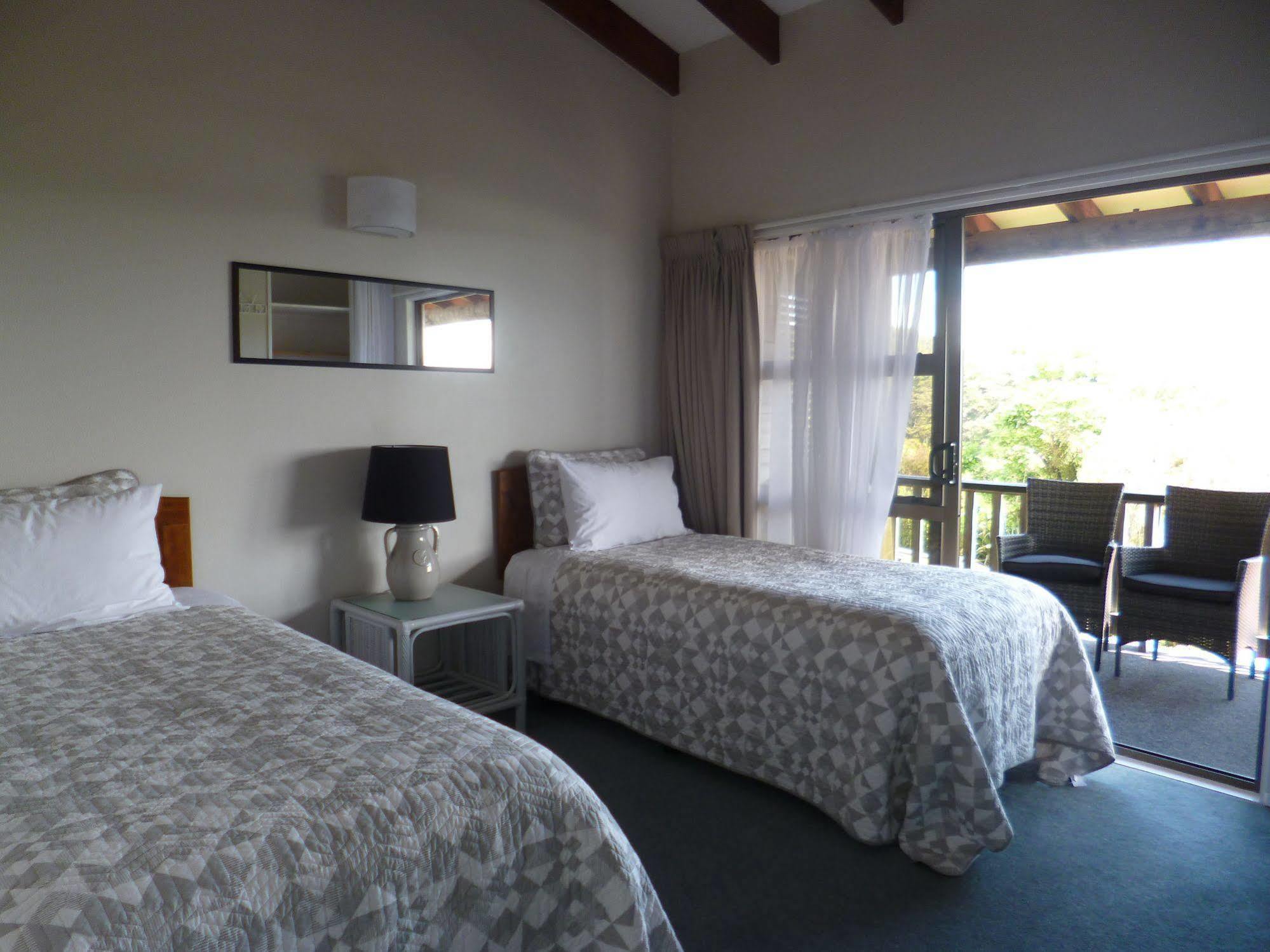 Opua Boutique Seaview Motel Bagian luar foto