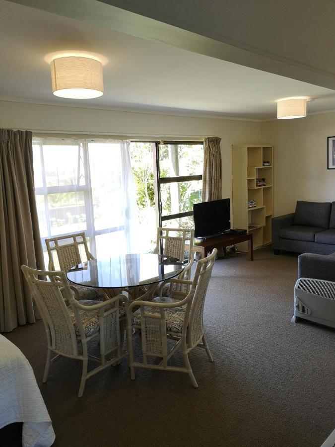 Opua Boutique Seaview Motel Bagian luar foto